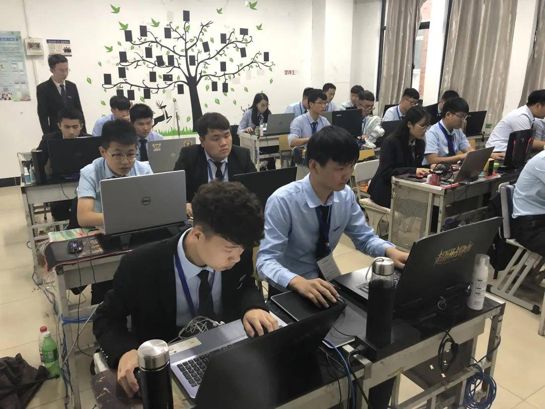 八维教育潜心打造学生硬实力与软实力助力优质就业