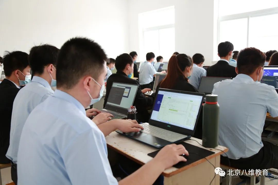 北京八维集团创新教育开启新型复合型人才培养计划
