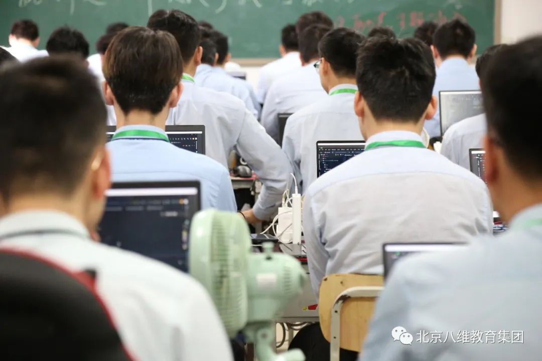 IT行业解惑|学习Python人工智能开发有没有前途