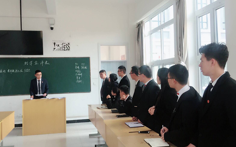 八维教育IT教育培训学子校园生活