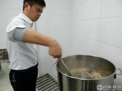 在八维我们倍感温暖