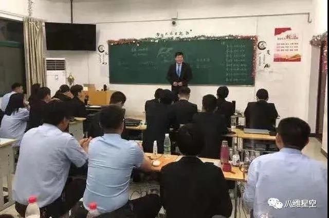 最快的捷径就是脚踏实地！学生优质就业背后，是对学习的精益求精